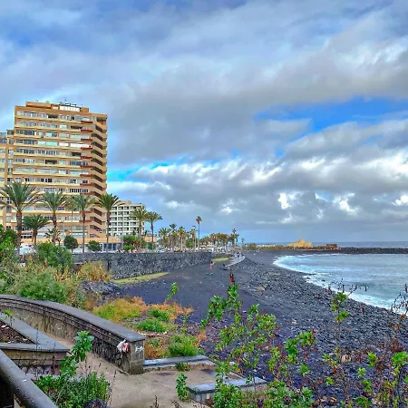 Estudio Tres En Martianez * Puerto de la Cruz (Tenerife)
